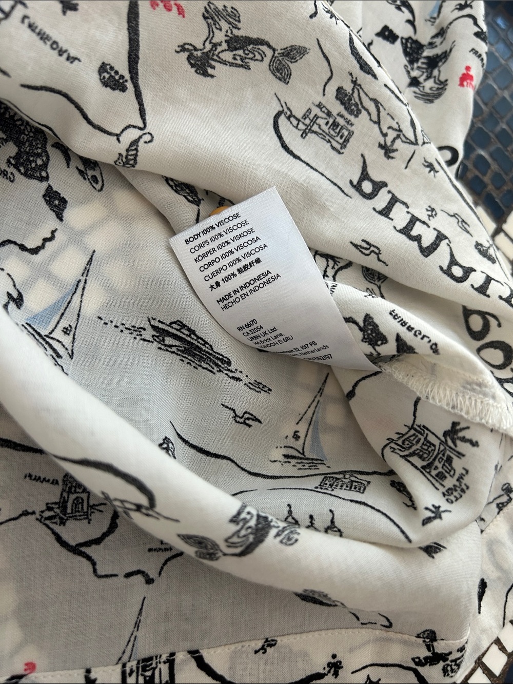 Geographical button down - Picture 3 of 6